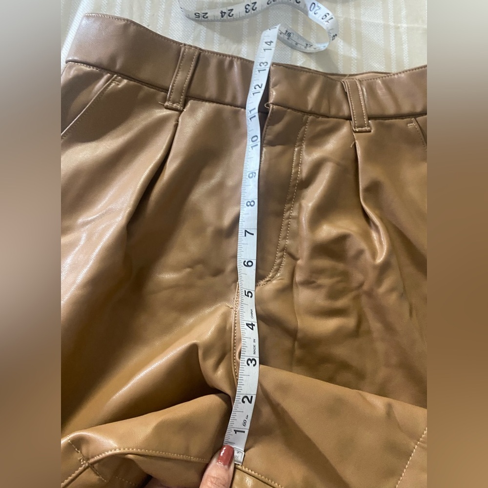 Abercrombie & Fitch High Waist Vegan LeatherTailored Shorts brown/tan color - Picture 8 of 10